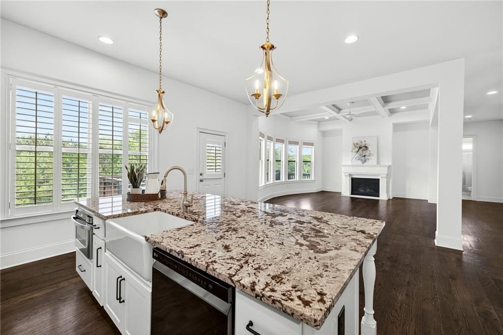 Image 7 of property listing at 5945 Caveat Court, Suwanee, GA 30024