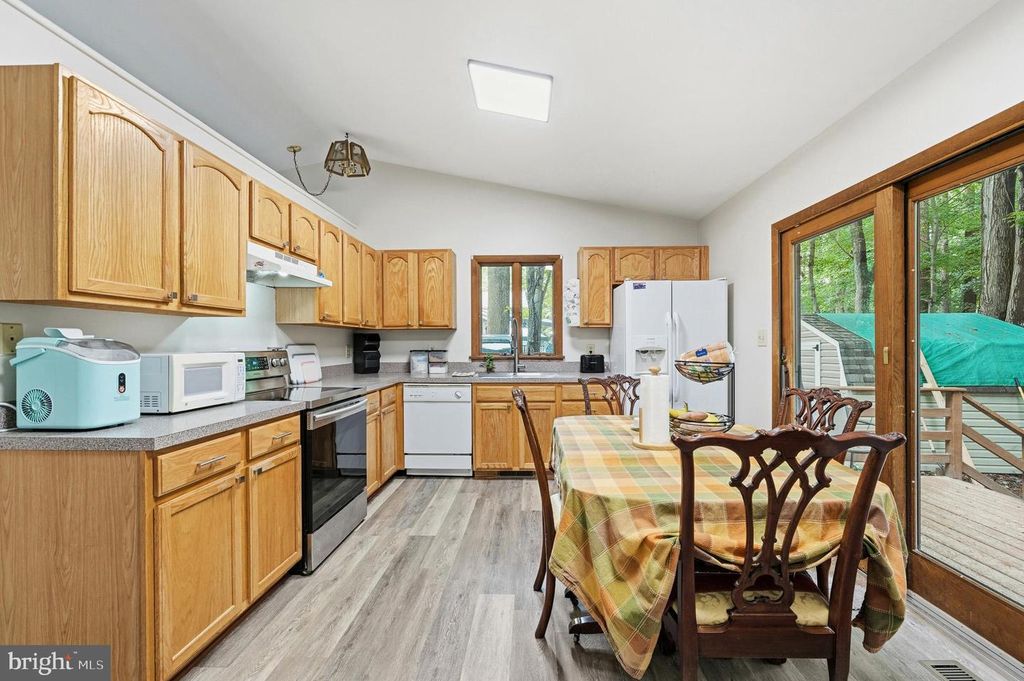 Image 11 of property listing at 12346 ALGONQUIN TRL, Lusby, MD 20657