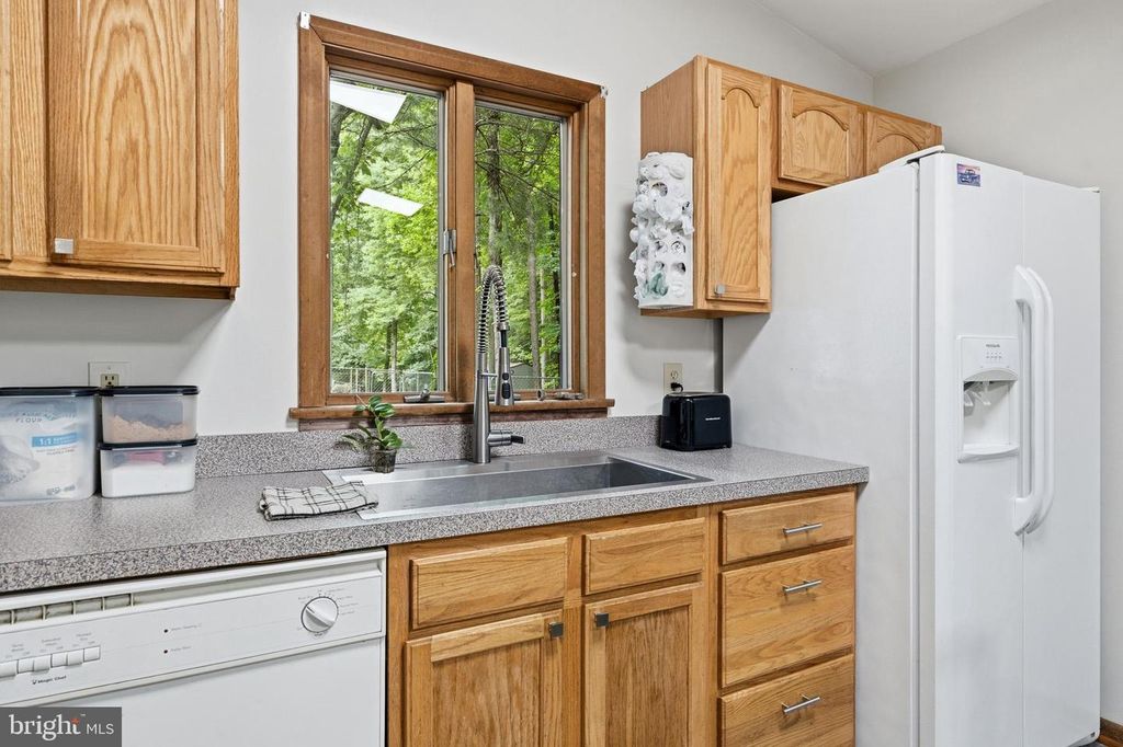 Image 13 of property listing at 12346 ALGONQUIN TRL, Lusby, MD 20657