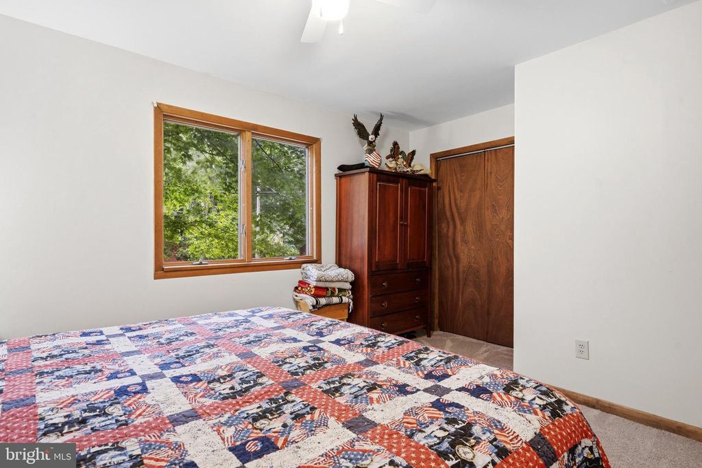 Image 15 of property listing at 12346 ALGONQUIN TRL, Lusby, MD 20657