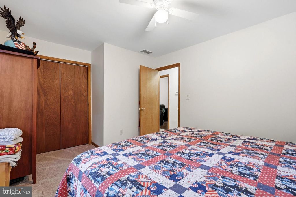 Image 16 of property listing at 12346 ALGONQUIN TRL, Lusby, MD 20657