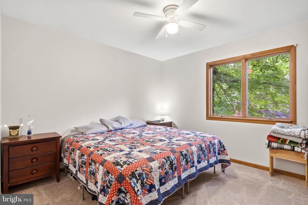 Image 17 of property listing at 12346 ALGONQUIN TRL, Lusby, MD 20657