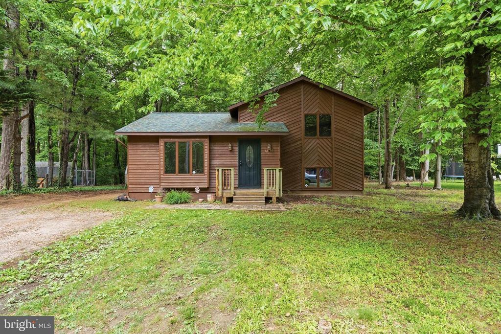 Image 2 of property listing at 12346 ALGONQUIN TRL, Lusby, MD 20657