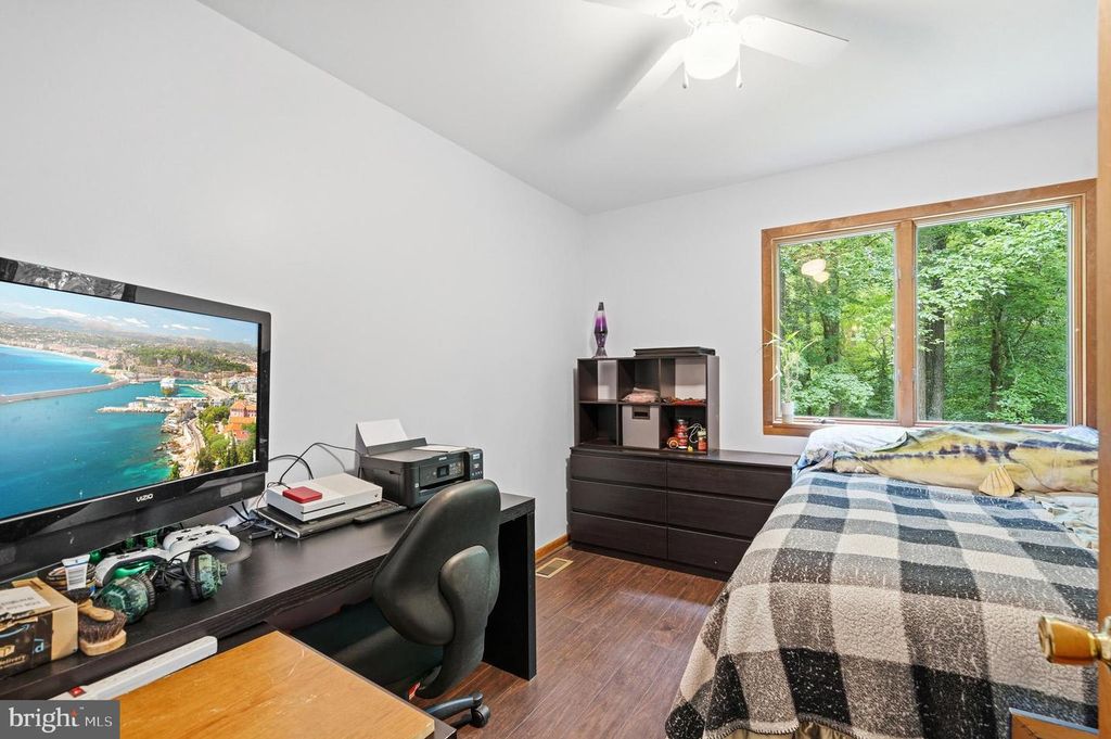 Image 20 of property listing at 12346 ALGONQUIN TRL, Lusby, MD 20657