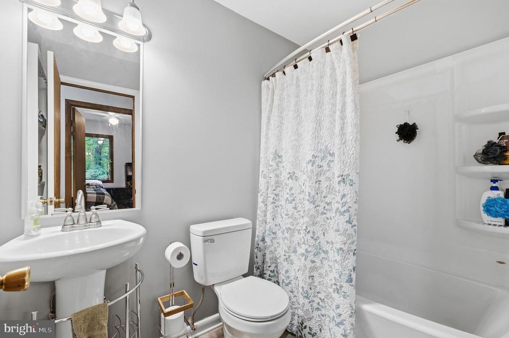 Image 23 of property listing at 12346 ALGONQUIN TRL, Lusby, MD 20657