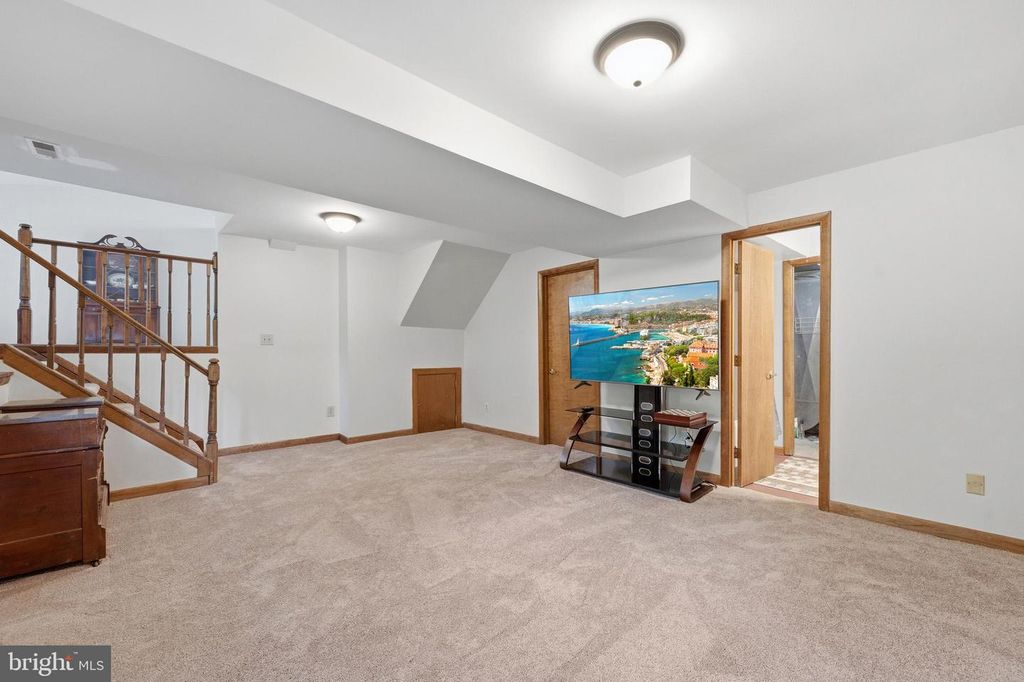 Image 26 of property listing at 12346 ALGONQUIN TRL, Lusby, MD 20657