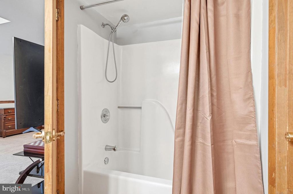 Image 31 of property listing at 12346 ALGONQUIN TRL, Lusby, MD 20657