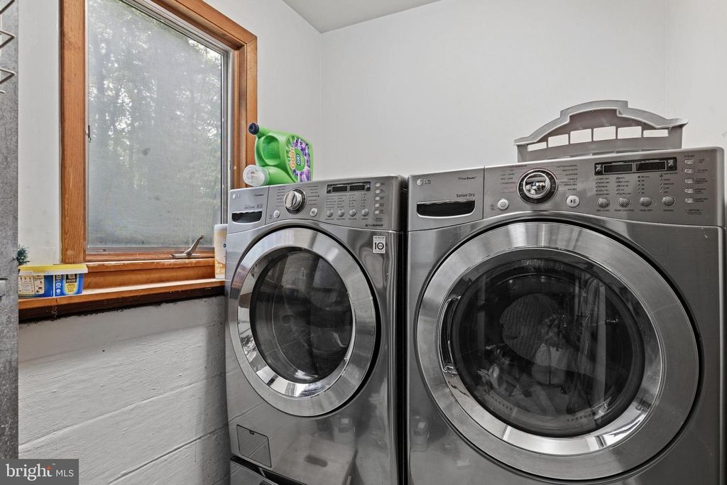 Image 32 of property listing at 12346 ALGONQUIN TRL, Lusby, MD 20657