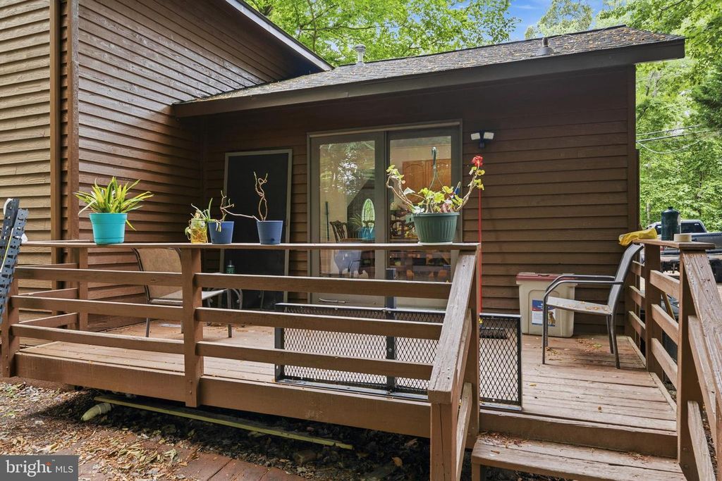 Image 33 of property listing at 12346 ALGONQUIN TRL, Lusby, MD 20657