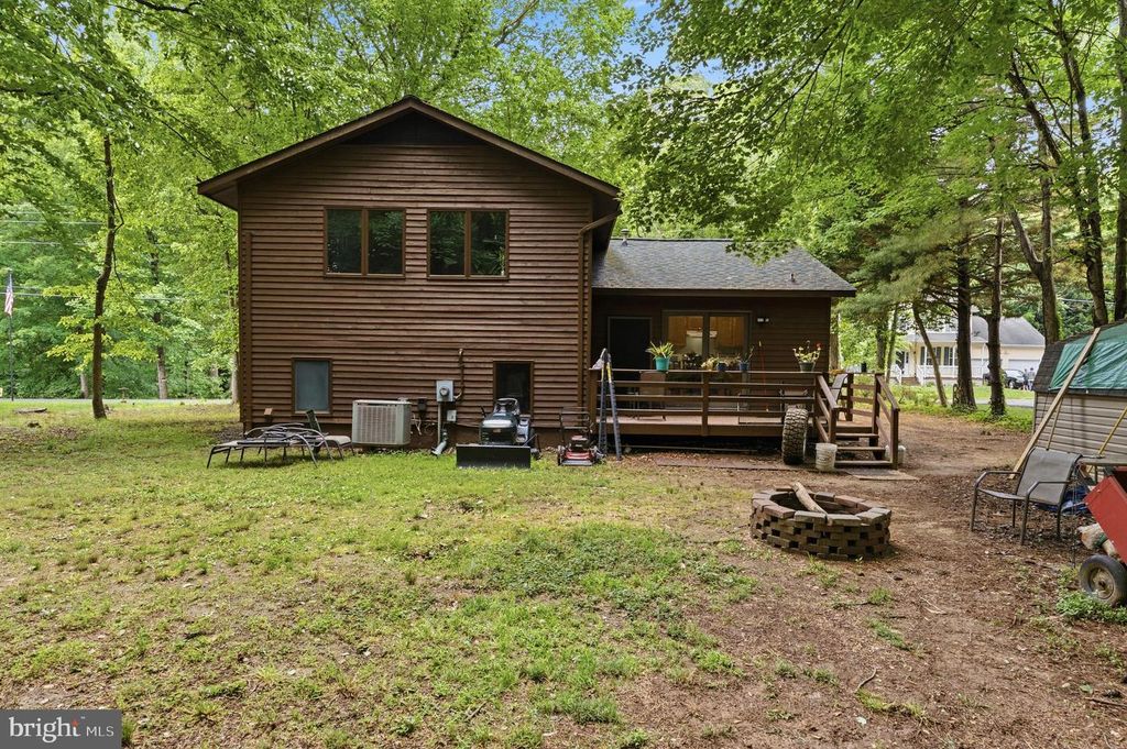 Image 35 of property listing at 12346 ALGONQUIN TRL, Lusby, MD 20657