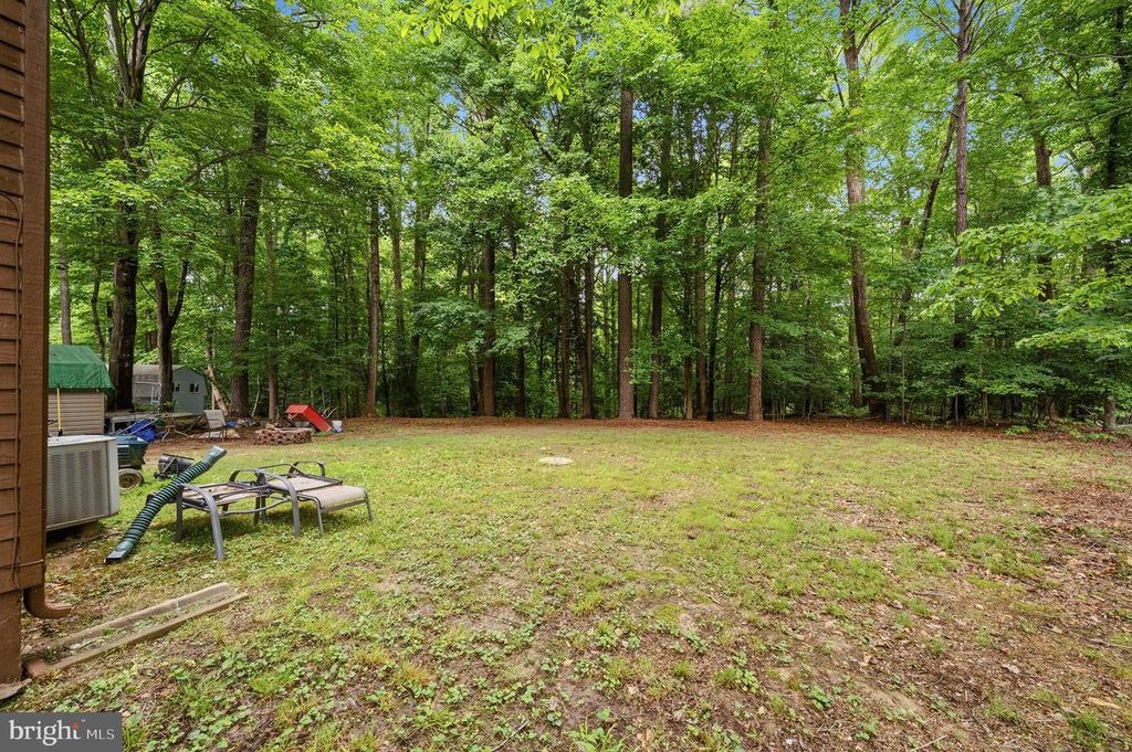 Image 36 of property listing at 12346 ALGONQUIN TRL, Lusby, MD 20657