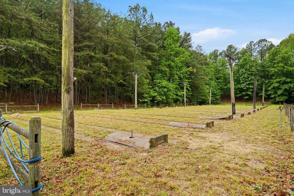 Image 53 of property listing at 12346 ALGONQUIN TRL, Lusby, MD 20657