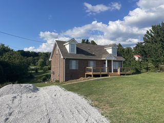 829 Tommy Oliver Rd, Clarksville, TN 37042