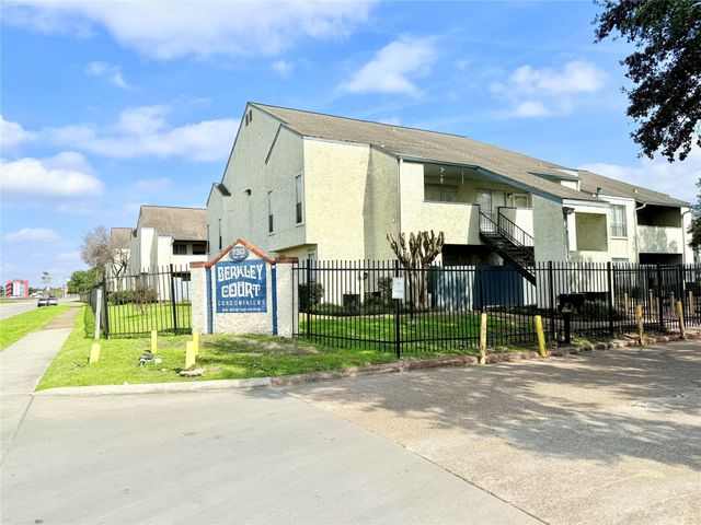 7303 Gulf Freeway 903, Houston, TX 77017