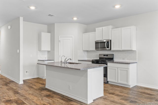 21227 Stonework Spur, San Antonio, TX 78266