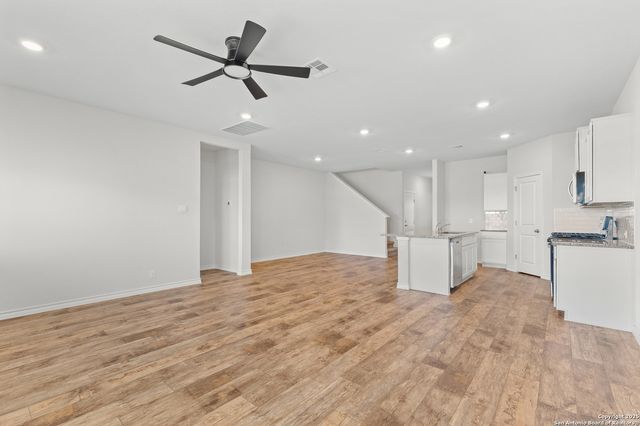 21227 Stonework Spur, San Antonio, TX 78266