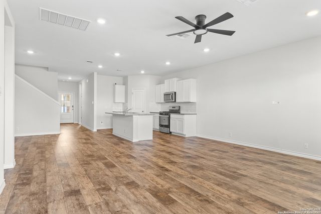 21227 Stonework Spur, San Antonio, TX 78266