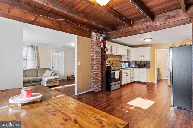 1913 OLD STATE RD, Dauphin, PA 17018