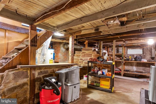 1913 OLD STATE RD, Dauphin, PA 17018