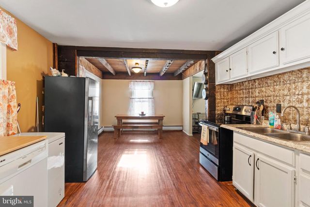 1913 OLD STATE RD, Dauphin, PA 17018