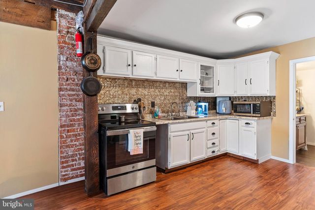 1913 OLD STATE RD, Dauphin, PA 17018