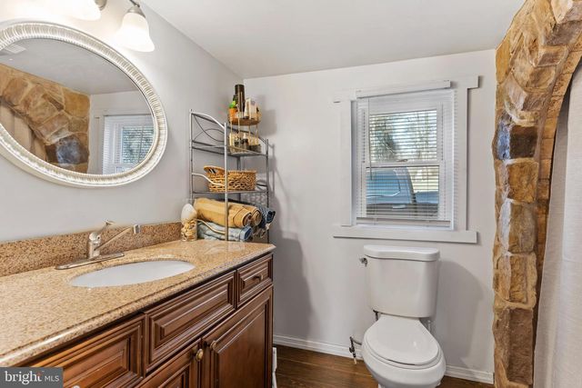 1913 OLD STATE RD, Dauphin, PA 17018