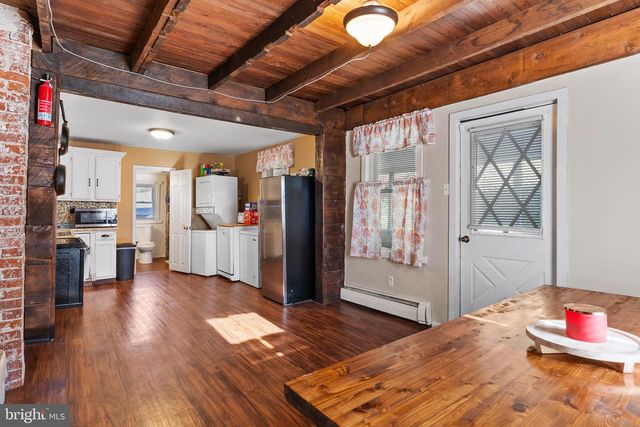 1913 OLD STATE RD, Dauphin, PA 17018