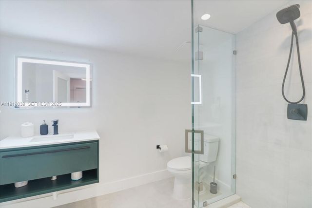 2215 Cleveland St, Hollywood, FL 33020