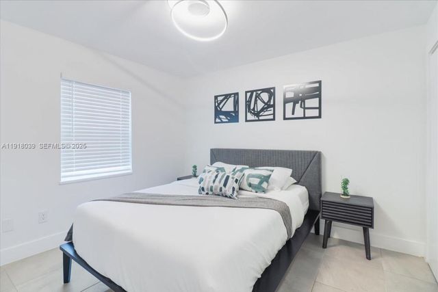 2215 Cleveland St, Hollywood, FL 33020