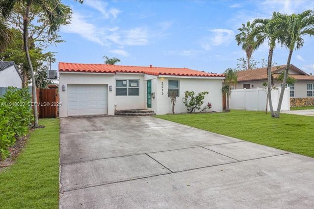 2215 Cleveland St, Hollywood, FL 33020