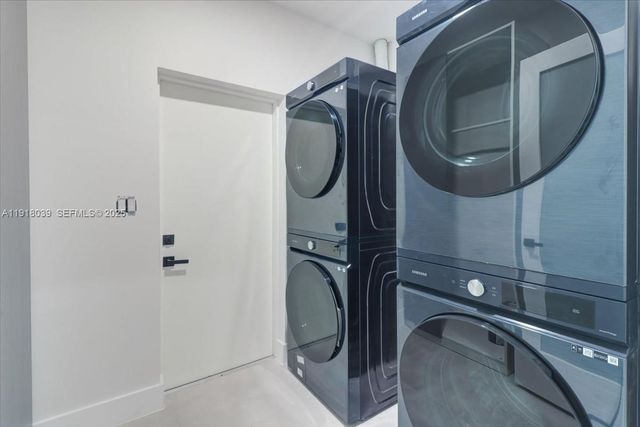 2215 Cleveland St, Hollywood, FL 33020