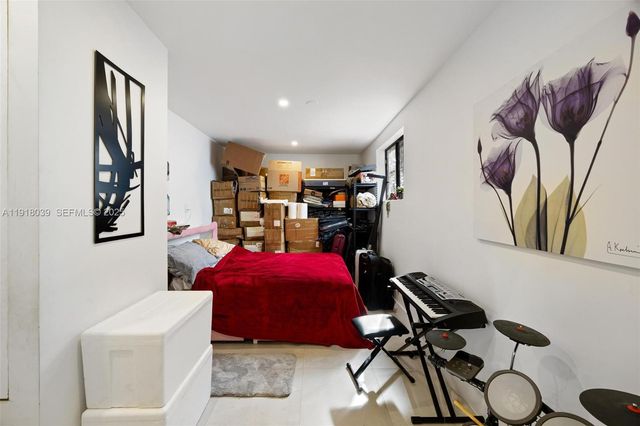 2215 Cleveland St, Hollywood, FL 33020