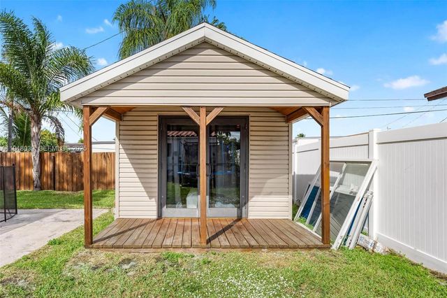 2215 Cleveland St, Hollywood, FL 33020