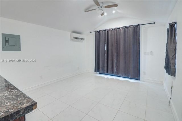 2215 Cleveland St, Hollywood, FL 33020