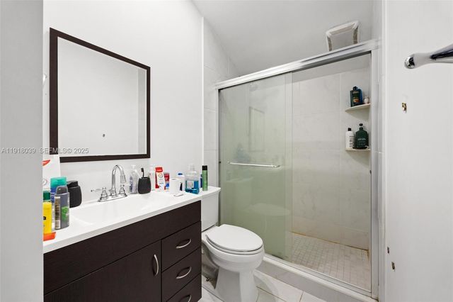 2215 Cleveland St, Hollywood, FL 33020