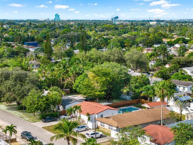 2215 Cleveland St, Hollywood, FL 33020