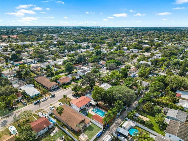 2215 Cleveland St, Hollywood, FL 33020