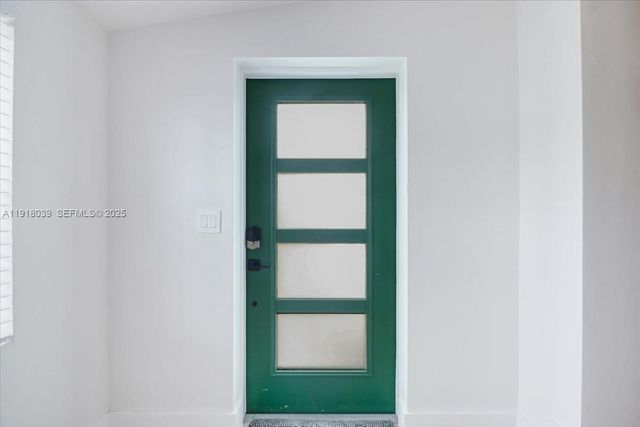 2215 Cleveland St, Hollywood, FL 33020