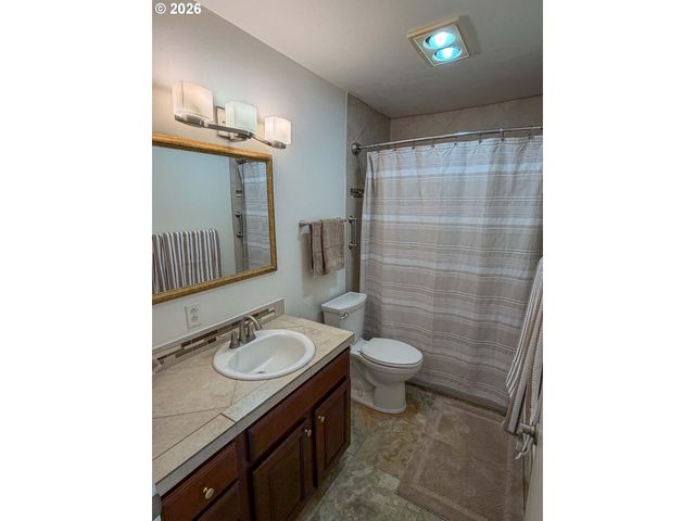 4229 Sw BEACH Ave 9, Lincoln City, OR 97367