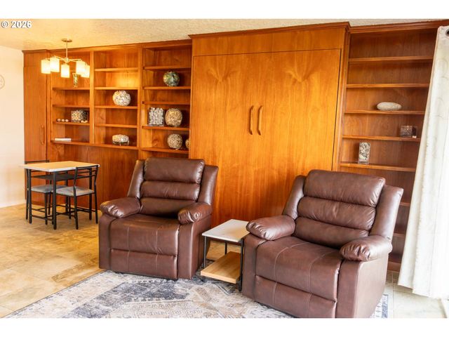 4229 Sw BEACH Ave 9, Lincoln City, OR 97367