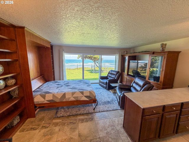 4229 Sw BEACH Ave 9, Lincoln City, OR 97367