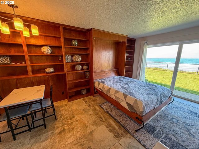 4229 Sw BEACH Ave 9, Lincoln City, OR 97367
