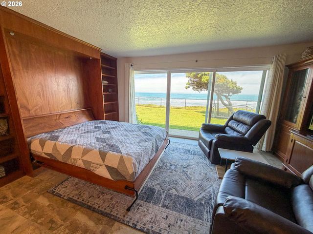 4229 Sw BEACH Ave 9, Lincoln City, OR 97367