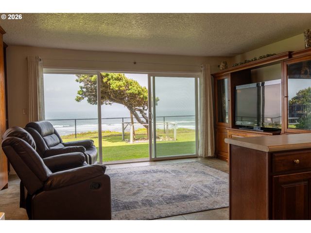 4229 Sw BEACH Ave 9, Lincoln City, OR 97367