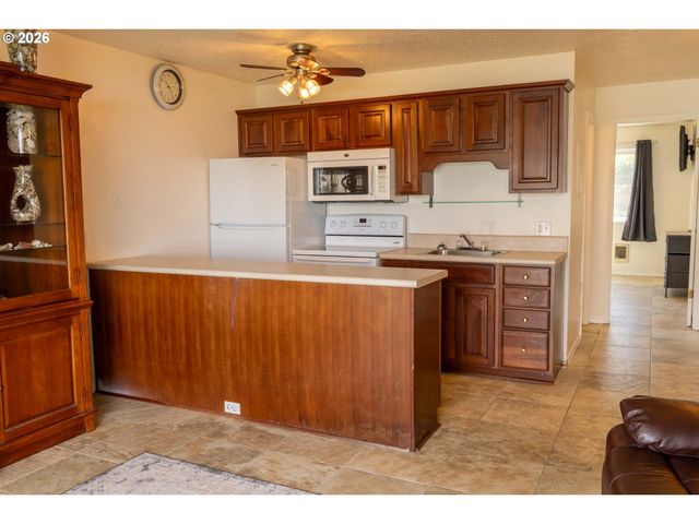 4229 Sw BEACH Ave 9, Lincoln City, OR 97367