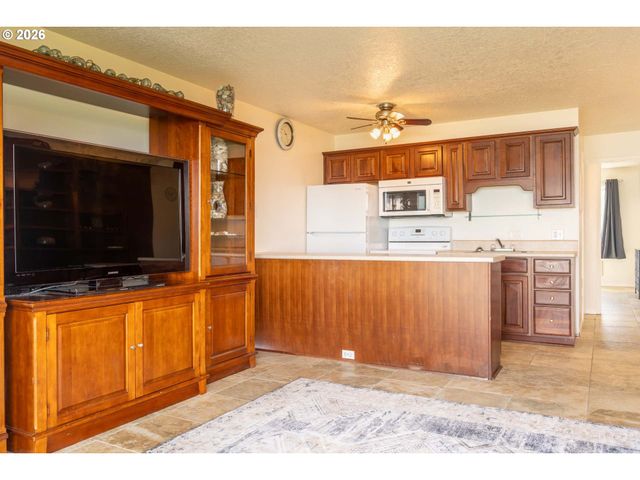 4229 Sw BEACH Ave 9, Lincoln City, OR 97367
