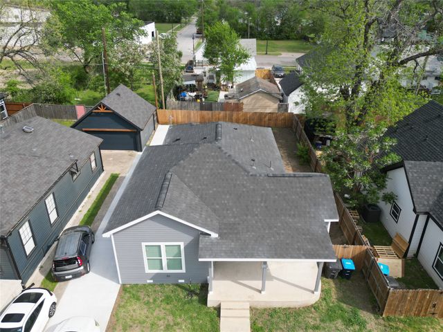 915 E Humbolt Street, Fort Worth, TX 76104