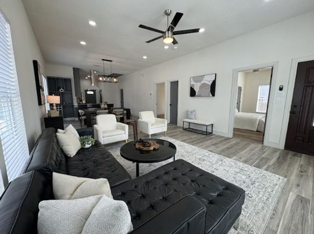 915 E Humbolt Street, Fort Worth, TX 76104