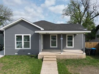 915 E Humbolt Street, Fort Worth, TX 76104