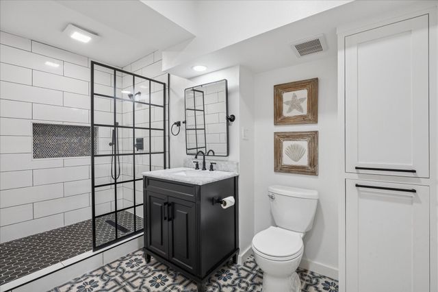 218 Kameha Drive, Tiki Island, TX 77554